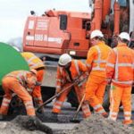 wegwerkzaamheden-3 meerdere mannen in oranje werk