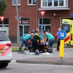 Voetganger ernstig gewond na botsing met bestelbus, Duitslandstraat in Almere