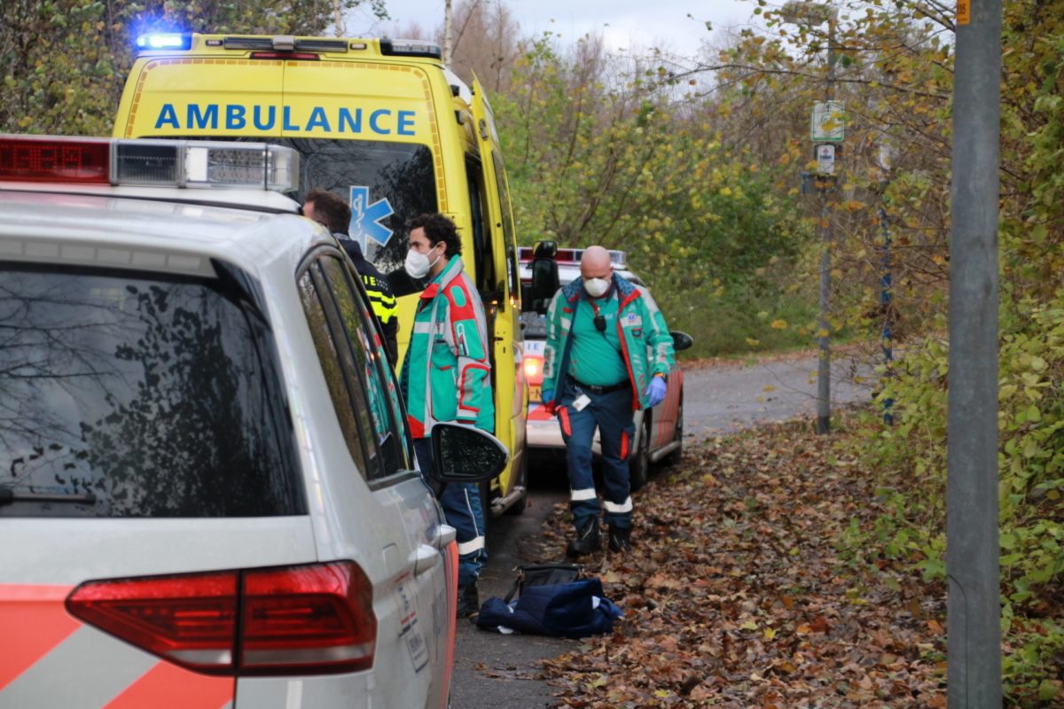 Persoon gewond op bospad, Den Uylpad in Almere