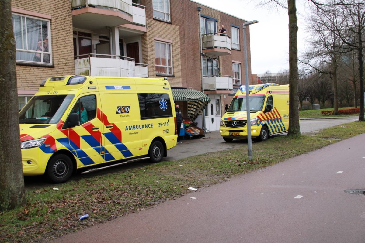 Trauma-arts per traumahelikopter ingevlogen, Churchillweg in Almere