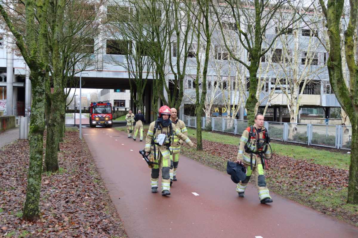 Brand in leegstaand bedrijfspand, Wisselweg in Almere