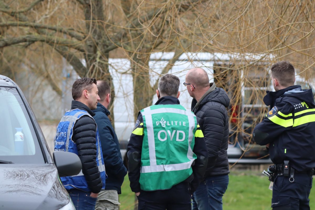 Woningen ontruimd na aangetroffen explosief, Fokkeboom in Almere