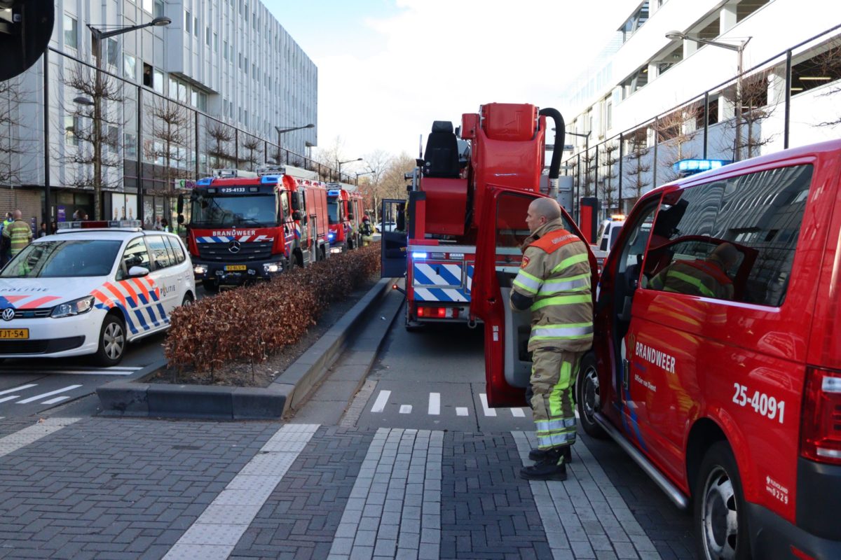 Brand in appartement Winkelcentrum Citymall, Spoordreef in Almere