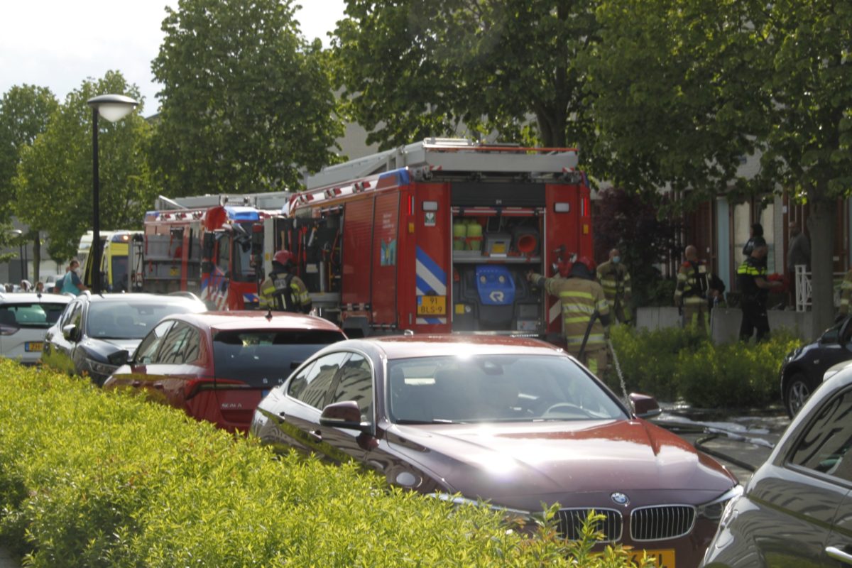 Brand in woning snel onder controle, Lofotenweg in Almere