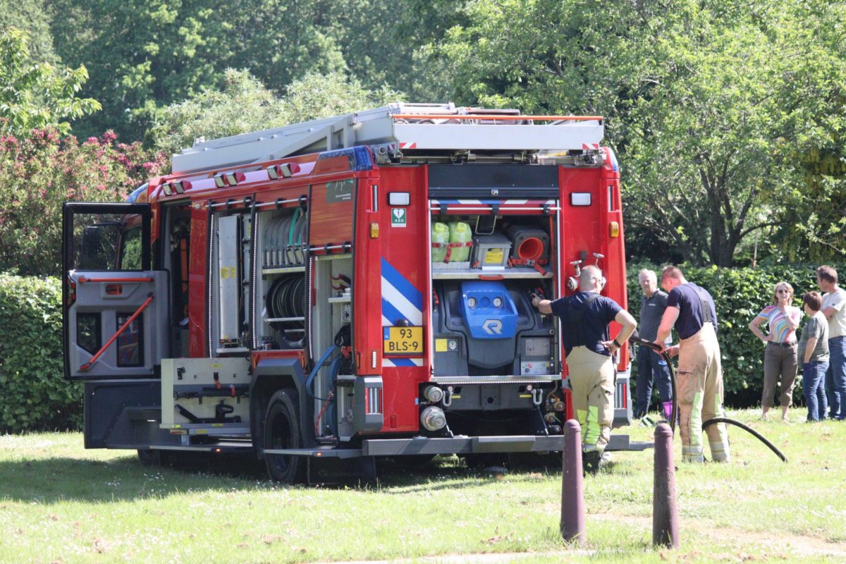 Gewonde bij brand op volkstuinencomplex, Meentweg in Almere