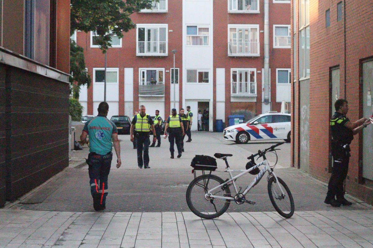 Traumahelikopter voor ernstig incident, Blekerstraat in Almere