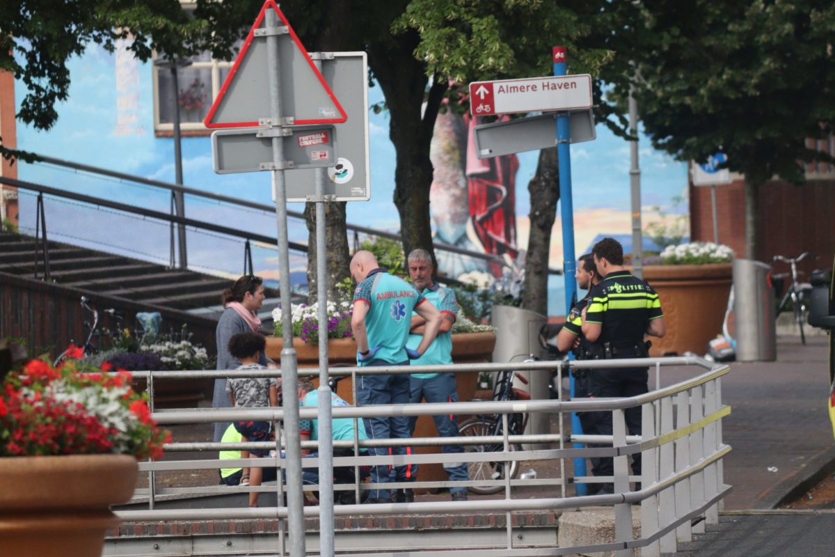 Kind gewond na val met fiets, Deventerpad in Almere