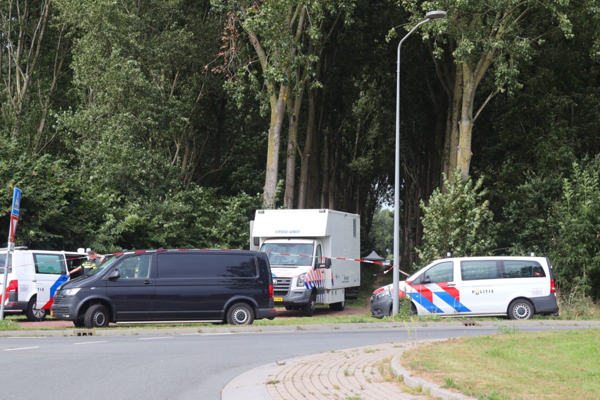 Overleden persoon aangetroffen in bosperceel, Godendreef in Almere