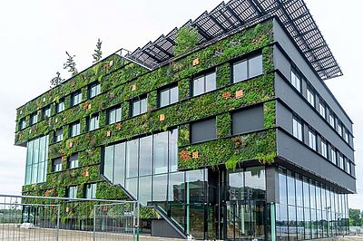 Aeres-University_green-facade_ee98246b67