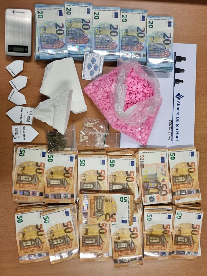 Politie houd verdachte aan en vindt drugs en een wapen na een tip. politie aanhouding mma 10-11-2022