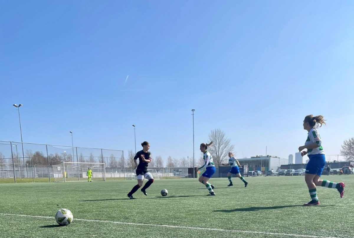 Waterwijk vrouwen binden ook Kadoelen aan de zegekar. thumbnail_Koedoelen 2