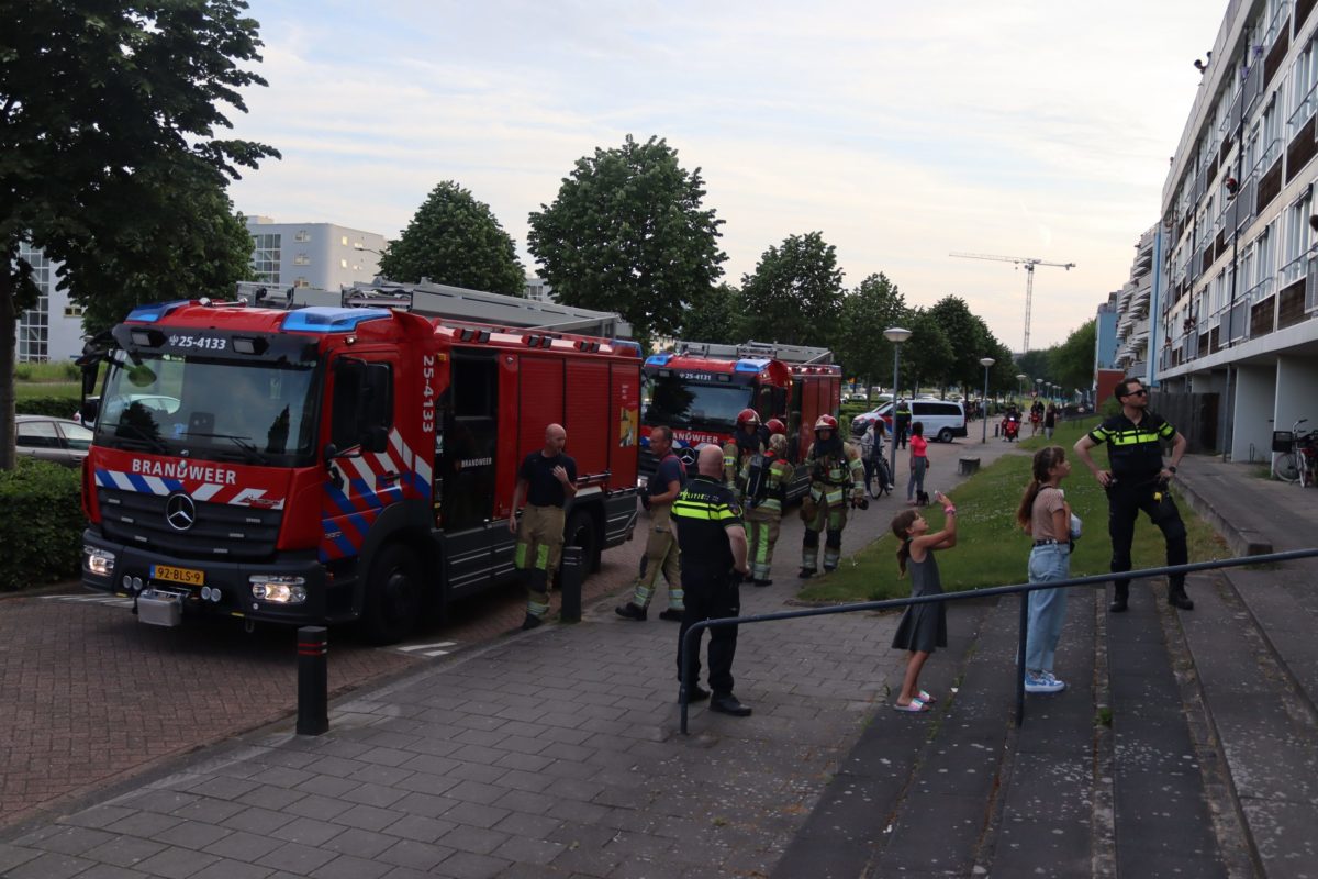 Pan op het vuur zorgt voor rookontwikkeling, Cinemadreef in Almere