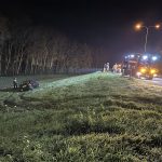 Auto rijd van talud Hogering Almere