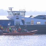 Persoon gewond bij aanvaring tussen vissersboot en binnenvaartschip