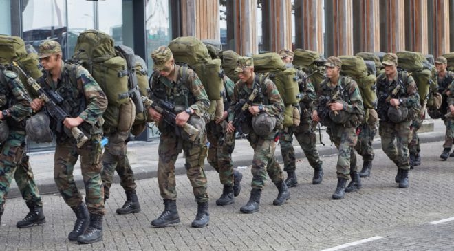 Almeerse partijen willen geen megakazerne in Zeewolde 