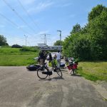 Scooterrijder en fietser frontaal in botsing, Pereboomweg in Almere