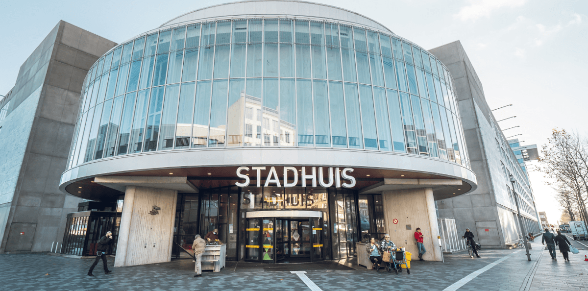 College: renovatie stadhuis eerste grote project onder nieuwe regeling
