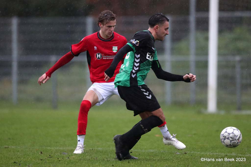 FC Almere blijft bij winst op AMVJ goed meedoen in de zaterdag derde