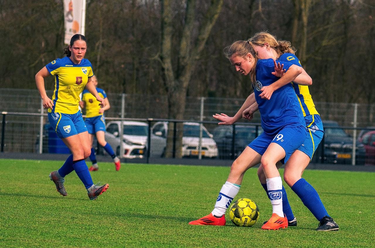 Futloos Buitenboys met 0-2 onderuit tegen Hooglanderveen