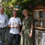 Mini-bibliotheken krijgen boek over Verzetswijk Penninkhof