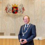 Burgemeester sluit woning Holbeinstraat in Almere Hein van der Loo