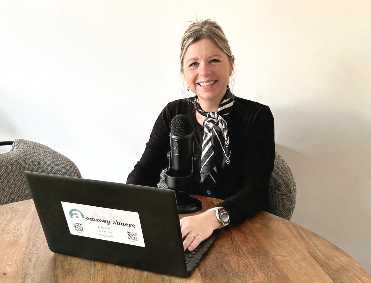 Anna Ernst: nieuwslezer bij Omroep Almere