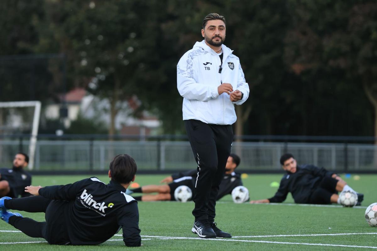 Forza Almere wint en vindt aansluiting met de top drie.