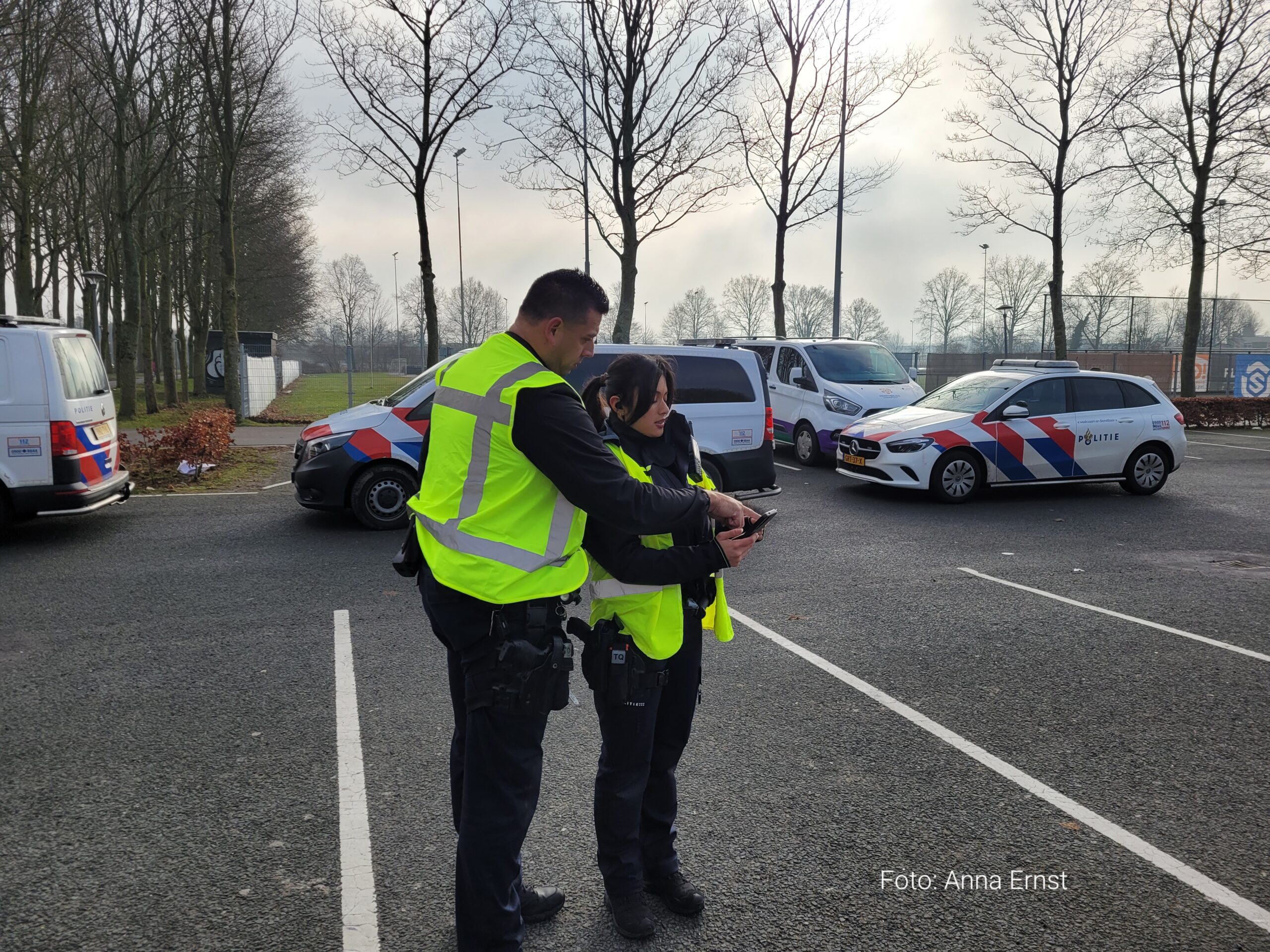 Verkeerscontrole Muziekdreef door aankomend politieagenten