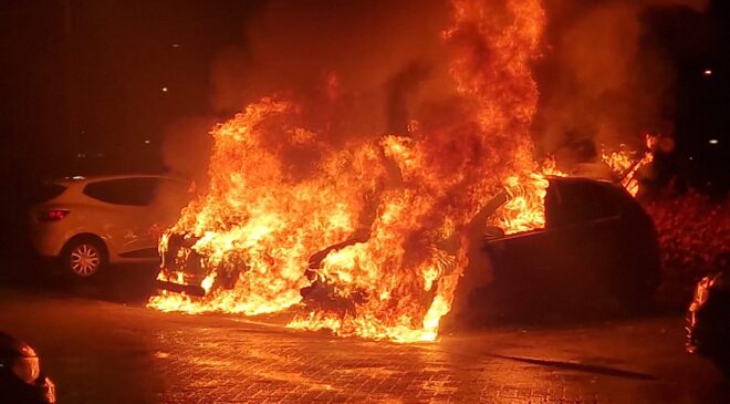 Hevige autobranden J.S. Bachweg Muziekwijk