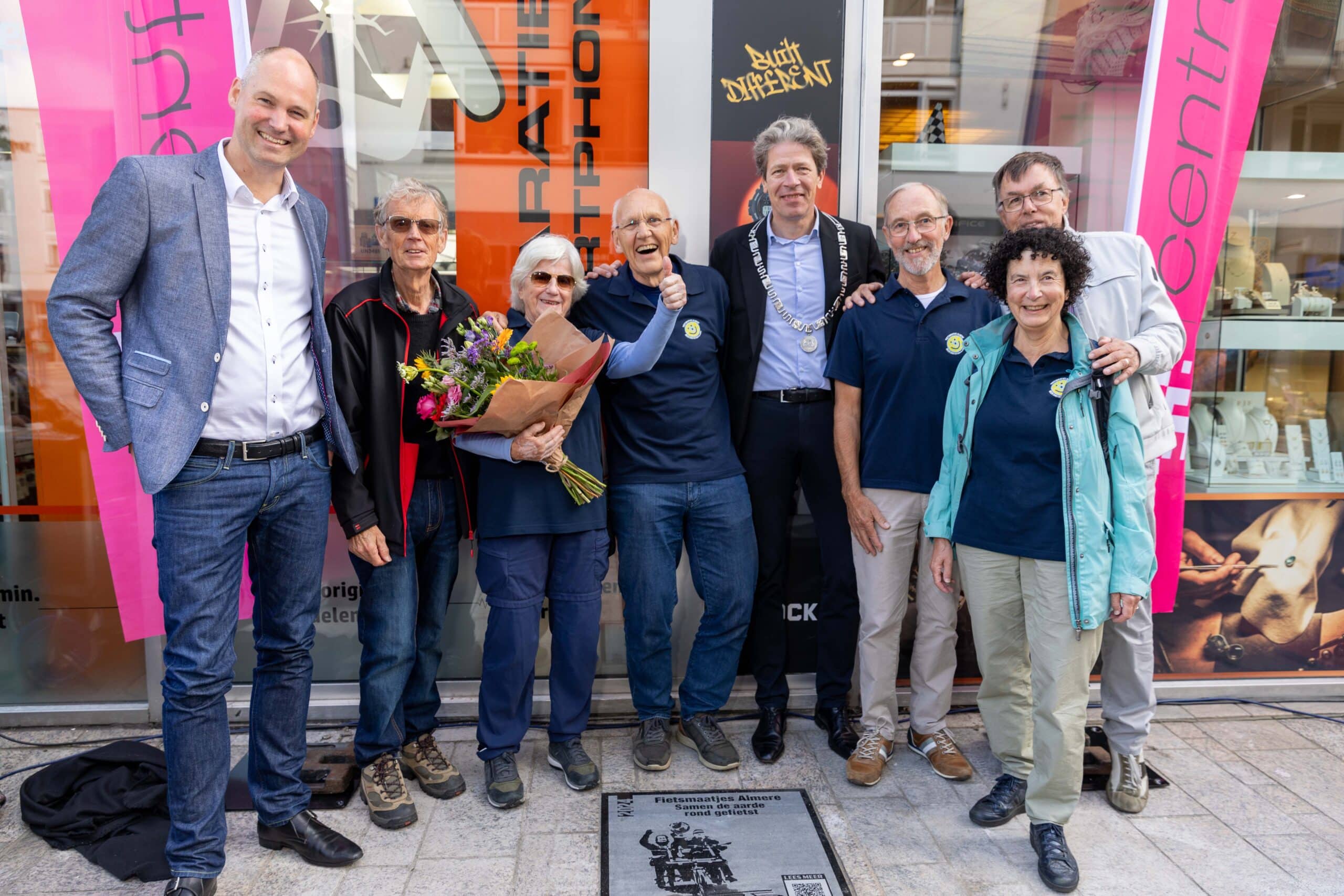 Wie of wat hoort op de Walk of Fame Almere tegel 2025?