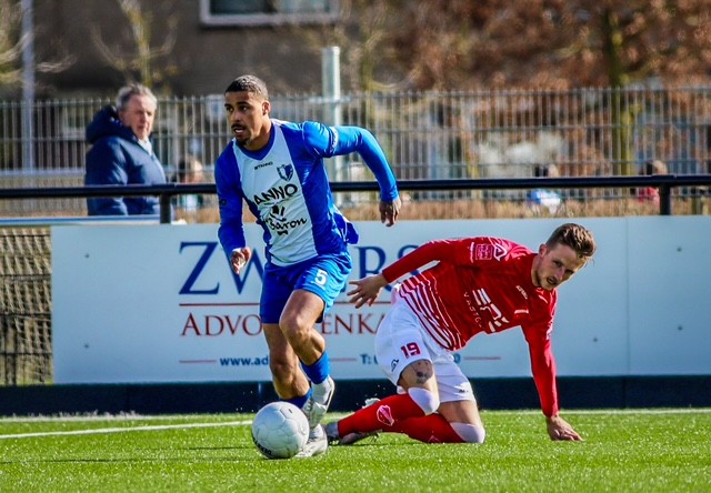 Waterwijk wint belangrijke wedstrijd en blijft periode koploper, maar nog niet degradatievrij