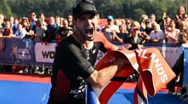 Topatleten van start in triathlon spektakel