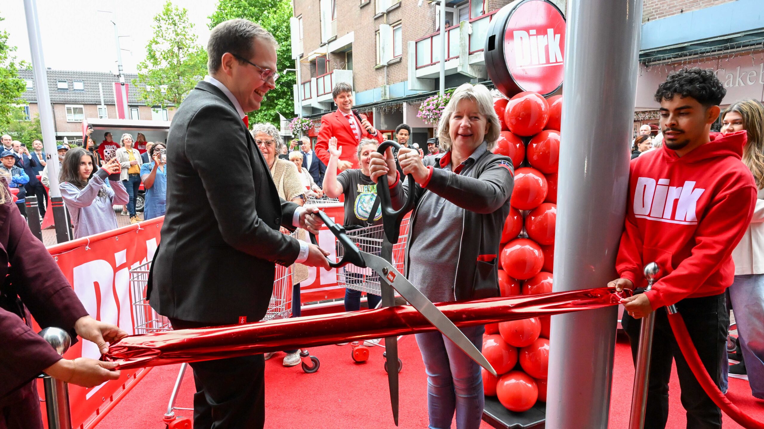 Derde Dirk-supermarkt in Almere opent in Haven