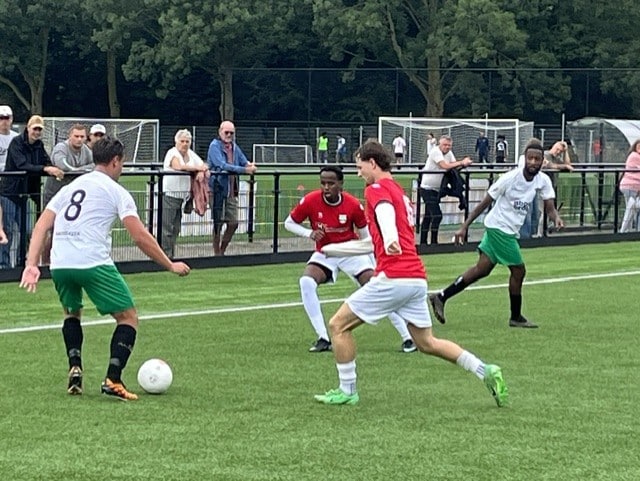 FC Almere en Amstelveen Heemraad houden het op een gelijkspel